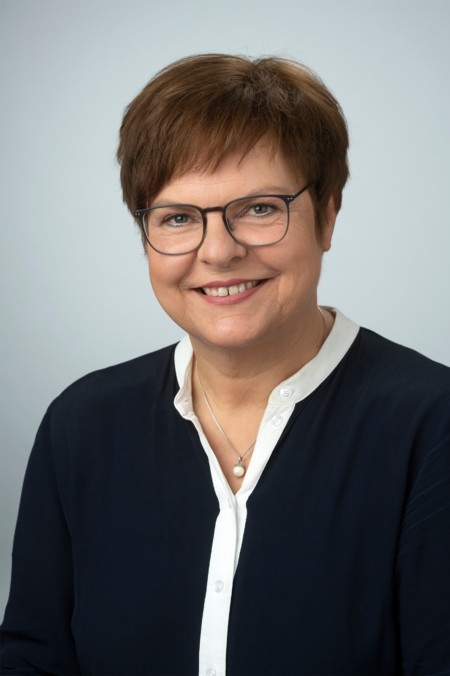 Dr. Silke Lesemann